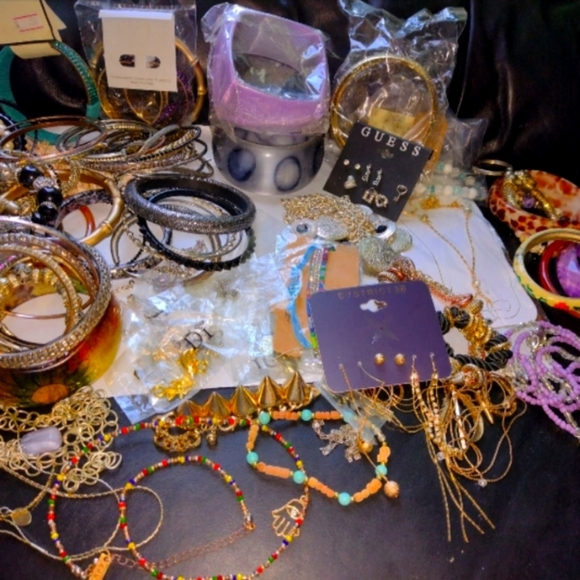 Mixed Jewelry Lot - Picture 1 of 3